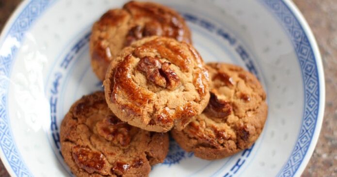 Chinese Walnut Cookies