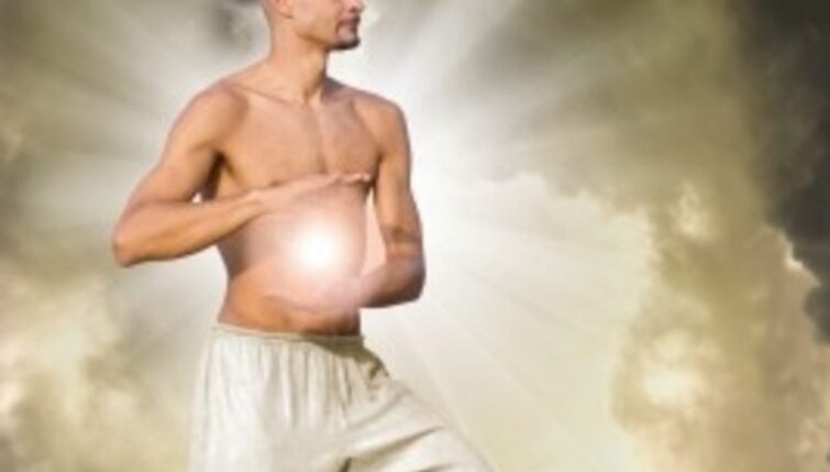 Tai Chi Posture Holding the Ball